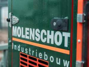 Home Molenschot, een betrouwbaar en professioneel staalconstructiebedrijf, presenteert hun expertise in industriebouw en bedrijfsh