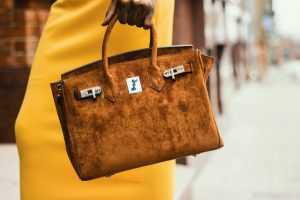 Home Trendy tassen voor herfst en winter 2023 met luxe leren en suède stoffen in warme seizoenskleuren