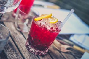 Home Waarom een cocktail pakket cadeau geven altijd goed is - hoogwaardige ingrediënten en recepten voor thuiscocktails